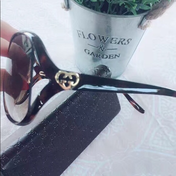 Gucci sunglasses main image 4